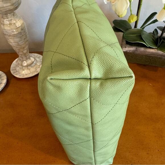 RARE Chanel 22 Green Caviar Leather Shoulder Bag EUC - Picture 6 of 16